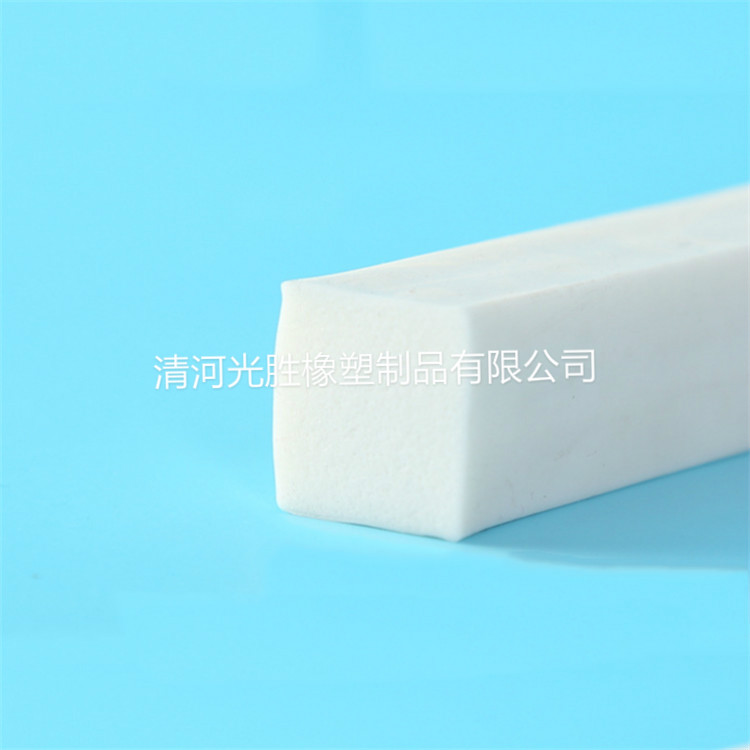 硅膠發(fā)泡密封條產(chǎn)品圖片 硅膠發(fā)泡密封條產(chǎn)品圖片